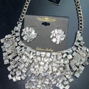 Silver fashion jewelry necklace & earrings